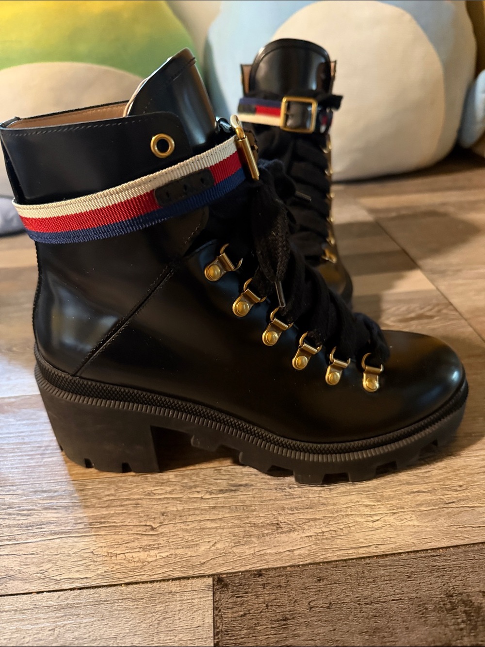 Gucci Black Lace-Up Combat Boots with Red-White-Blue Strap - Picture 2 of 6